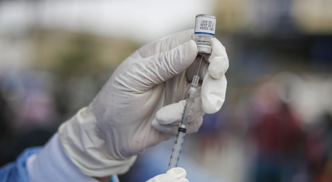 Contraloría advierte que casi 11 millones de vacunas contra la COVID-19 están por vencer