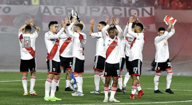 River Plate vence a San Lorenzo en clásico del fútbol argentino