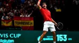 Alcaraz mete a España en los cuartos de la Copa Davis
