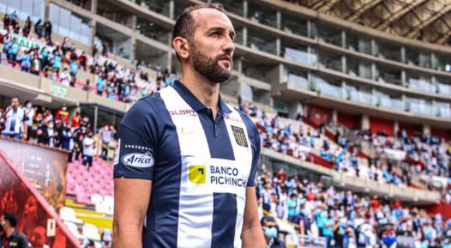 Hernán Barcos se disculpó con los hinchas de Alianza Lima por la derrota en el clásico