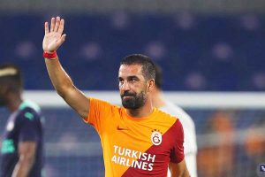 Arda Turan anuncia el final de su carrera