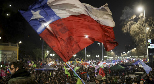 Chilenos decidirán si aprueban o rechazan una nueva constitución