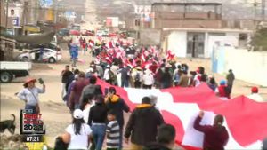 Vecinos de Alto Trujillo marcharon por la distritalización y en rechazo de César Acuña