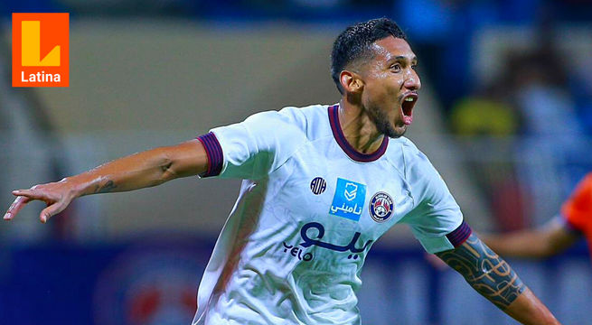 Christofer Gonzales anota su segundo gol para el Al-Adalh