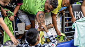 Hincha de Seattle Sounders se tatúa el rosto de Raul Ruidiaz