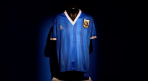 Regresa a Argentina la camiseta que Maradona usó en la final del Mundial de 1986