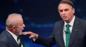 Bolsonaro y Lula se atacan en el primer debate antes de la segunda vuelta en Brasil