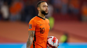 Depay está en condiciones, pero podría no ser titular en el primer partido de Países Bajos