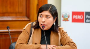 Betssy Chávez jura como presidenta del Consejo de Ministros