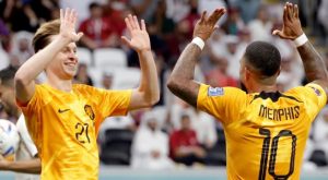 Ampliaron la ventaja: De Jong anotó el 2-0 de Países Bajos sobre Qatar