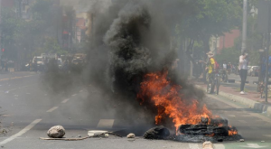 Protestas en Bolivia por censo alcanzan turbulento hito de tres semanas, huelga continúa