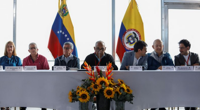 Gobierno de Colombia y guerrilla del ELN vuelven a la mesa de negociación en Caracas