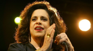 Leyenda de la música brasileña Gal Costa muere a los 77 años