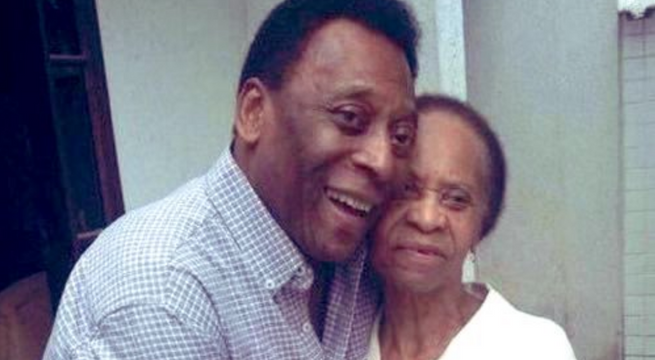 Doña Celeste, madre del Rey Pelé, vive con 100 años de edad