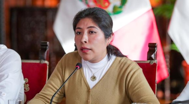 Betssy Chávez renuncia a la Presidencia del Consejo de Ministros 