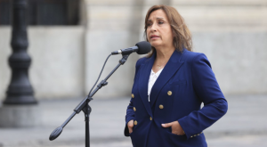 Dina Boluarte anuncia que se evalúa adelantar las elecciones generales para diciembre de 2023