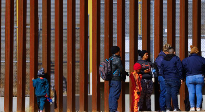 EE. UU. mantiene Título 42 que obliga a migrantes a permanecer en frontera con México