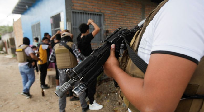 Honduras suspenderá garantías constitucionales para combatir violencia de grupos criminales