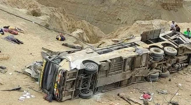Piura: bus interprovincial cae a precipicio y deja 25 fallecidos