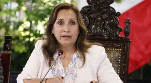 Dina Boluarte pide al Congreso debatir adelanto de elecciones desde el primer día de la próxima legislatura