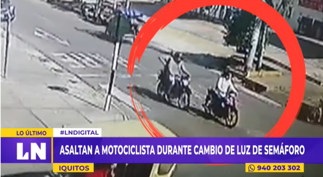 Iquitos: asaltan a motociclista durante cambio de luz de semáforo