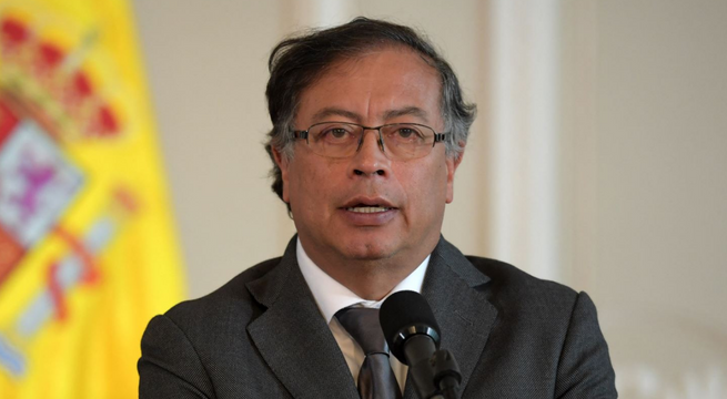 Congreso aprueba declarar persona non grata al presidente colombiano, Gustavo Petro