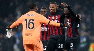 Milan clasificó a cuartos de final de la Champions League al empatar con Tottenham
