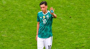 Mesut Özil anunció su retiro del fútbol profesional
