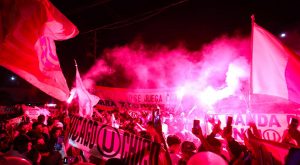 Copa Sudamericana: Hinchas de Universitario realizaron ‘banderazo’ previo al duelo ante Cienciano