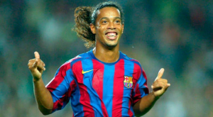 ¿Cómo juega el hijo de Ronaldinho que fichó por Barcelona? Descúbrelo aquí