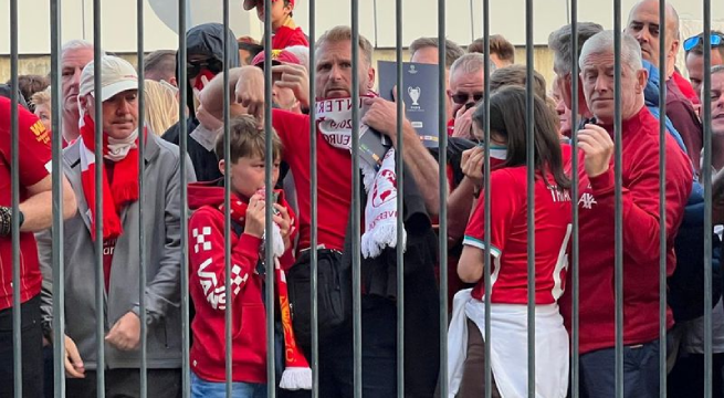 La UEFA reembolsará a los aficionados del Liverpool por el caos de la final de la Champions en París