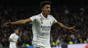 El joven prodigio del Real Madrid Álvaro Rodríguez opta por jugar con Uruguay