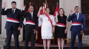Presidenta Dina Boluarte tomó juramento a cuatro nuevos ministros