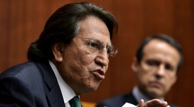 Alejandro Toledo y Eliane Karp salen de corte de EE. UU. y un amigo suyo patea a periodista peruano