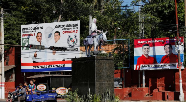 Paraguayos votan para definir entre el continuismo y la alternancia en reñida contienda