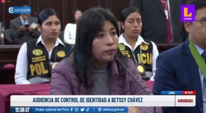 Betssy Chávez pasa control de identidad en Palacio de Justicia