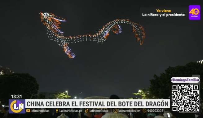 China celebra el festival del Bote del Dragón con show de drones y una competencia
