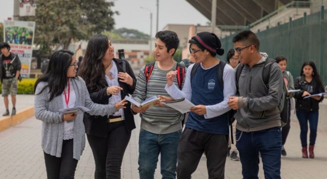 Conoce los requisitos mínimos para la obtención del bachillerato y título profesional