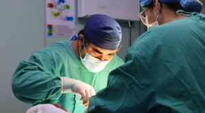 Realizan exitosa campaña quirúrgica gratuita a pacientes con secuelas por quemaduras en Cusco