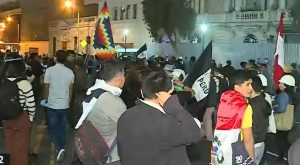 Protestas contra el Gobierno continuaron en el Centro de Lima