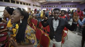 Hombres armados atacan iglesia y matan a sacerdote en Nigeria