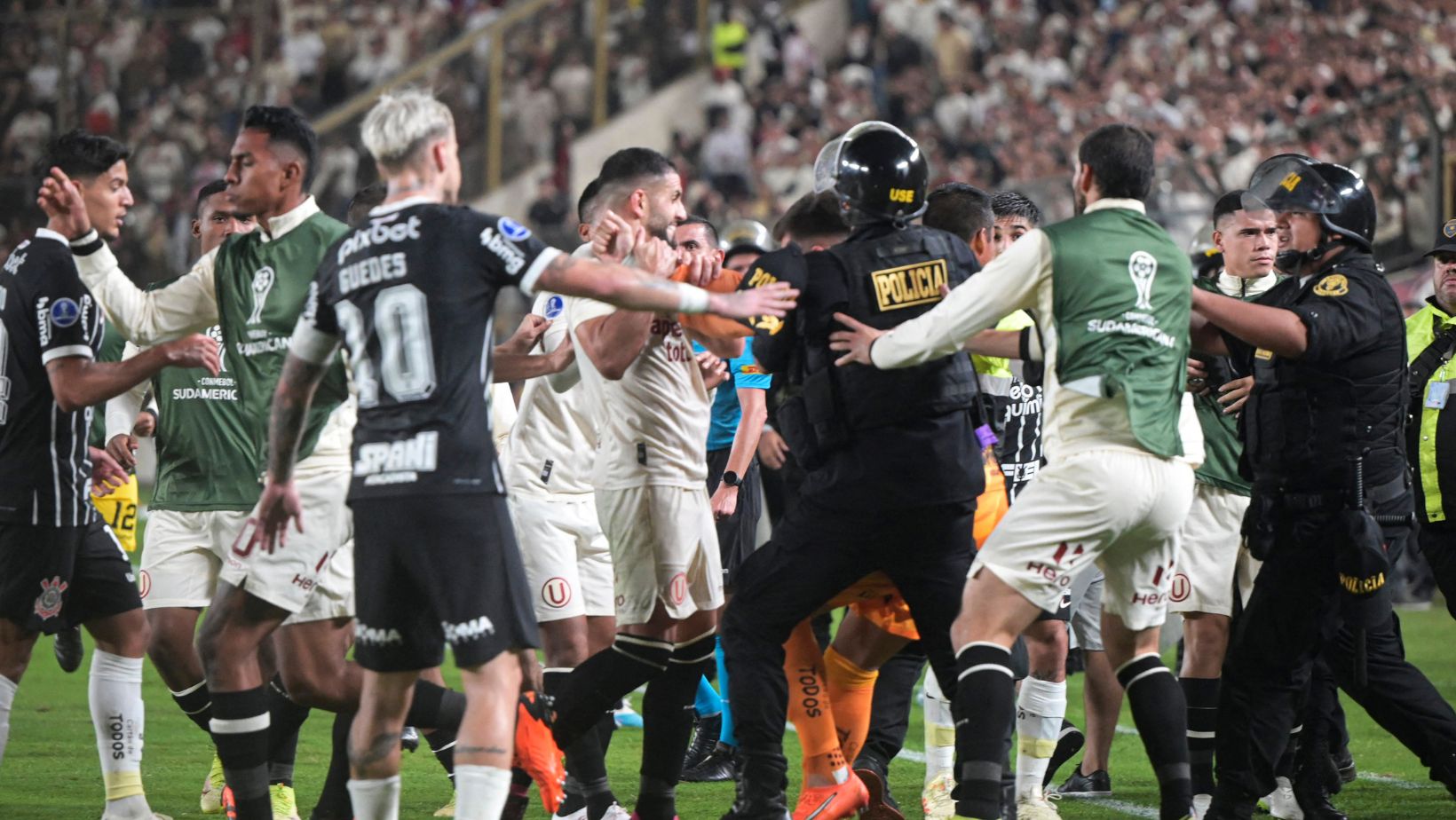 Terminó en pelea: Corinthians silenció el Monumental tras eliminar a Universitario por Copa Sudamericana