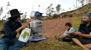 Robot Kipi: la robot que enseña ciencia y tecnología en las comunidades andinas de Perú