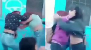 ¡Terrible! Madres de familia se agarran a golpes en la puerta de colegio