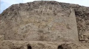 Perú: Por qué un muro encontrado de hace 4 mil 500 años está llamando a atención