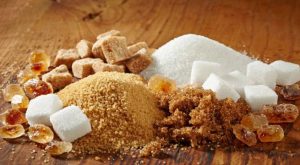 Alimentos demasiado ricos en azúcar: 10 riesgos para tu salud