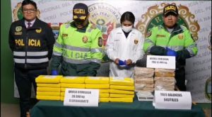 Policía halla 30 kilos de cocaína en bus interprovincial