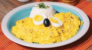 Aprende a preparar un ají de gallina con quinua por el Día Nacional de la Cocina y Gastronomía Peruana