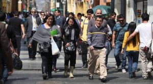 Caminar después de comer: 5 beneficios para tu salud