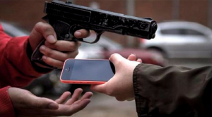 Robos de celulares: días, horas y marcas más codiciadas por delincuentes, según OSIPTEL